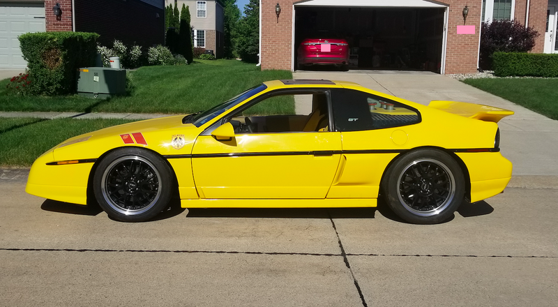 Illustration for article titled I Helped a Michigan Man Fix His Late Father's Highly-Modified Pontiac Fiero and My God Does it Rip